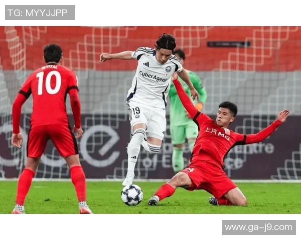 海港VS柔佛首发:张琳芃、李圣龙领衔出战,颜骏凌、傅欢候补 海港VS柔佛首发:张琳芃、李圣龙领衔出战,颜骏凌、傅欢候补